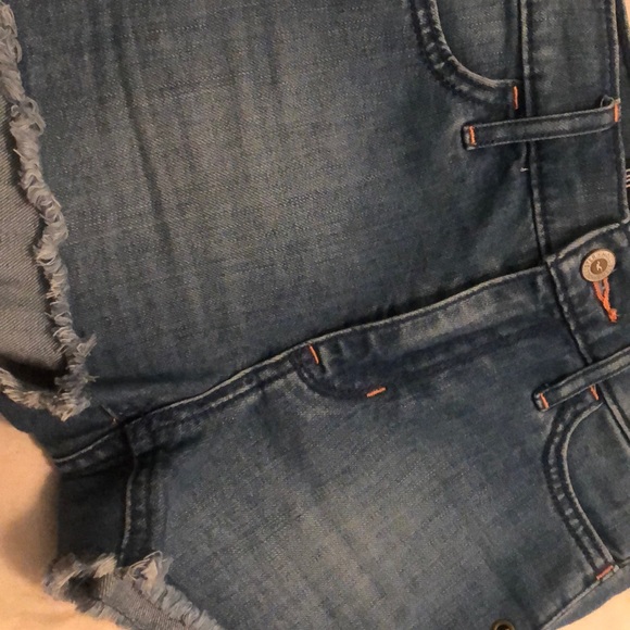 Hollister High Rise Short Short - Picture 4 of 4